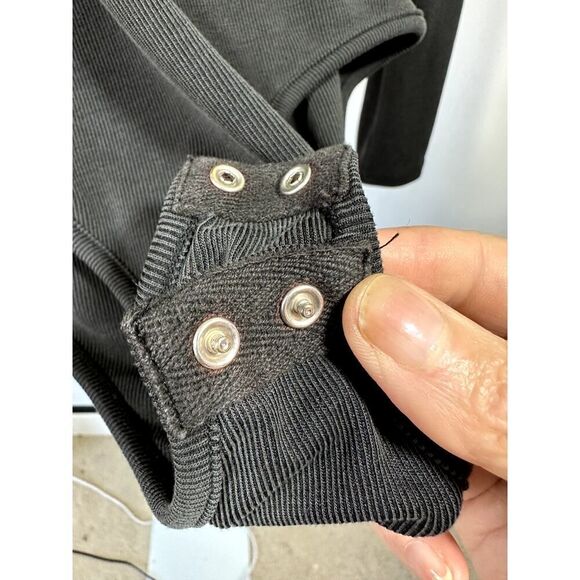 KITTENISH Women's Brooklyn Rae Ribbed Snap Front Fitted Bodysuit Gray Medium - Picture 6 of 10